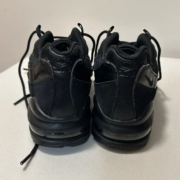 2018 Air Max 95 GS 'Triple Black' - Picture 3 of 10